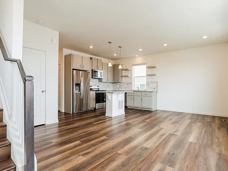 4742 N Tower Ct — Photo 6