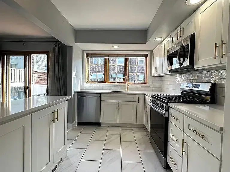 2821 S Darien St — Photo 4