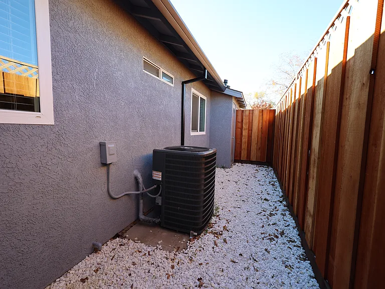 761 Almond St #B — Photo 13