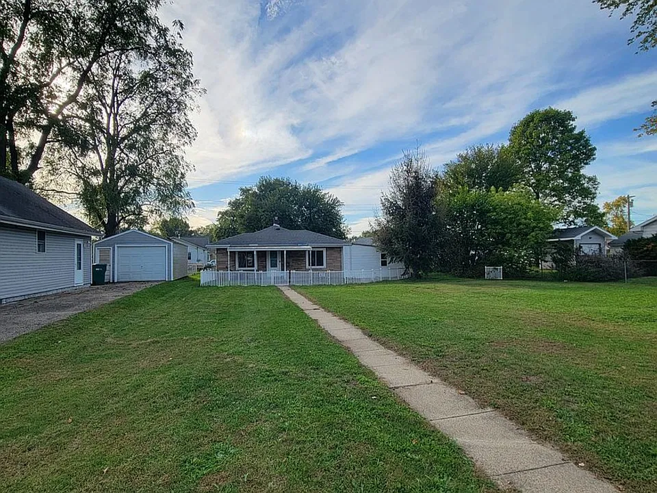 809 S Middleboro Ave