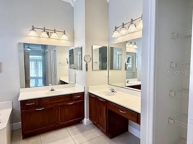 2300 The Oaks Blvd — Photo 25