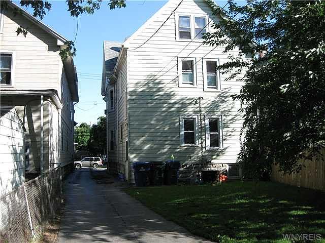 2nd image of 72 Mineral Springs Rd