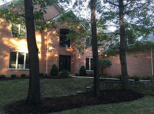 25232 N Pawnee Rd, Barrington, IL 60010