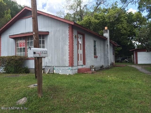 1322 Eagle St front and side view