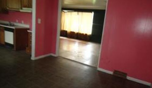 3rd image of 2451 Sebastian Dr