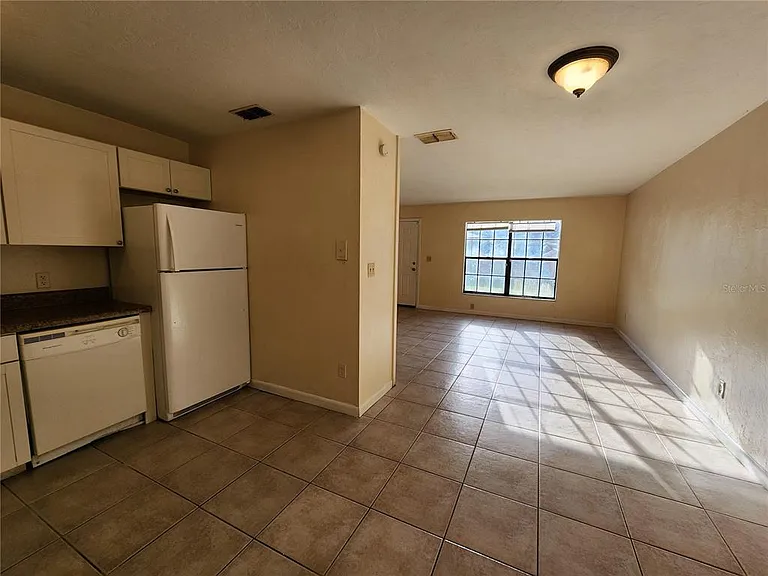 2529 NW 62nd Pl — Photo 12