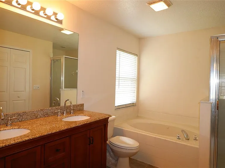 1386 Fallwood Dr — Photo 6
