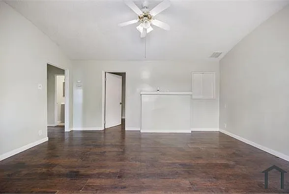 113 W Lancaster Blvd — Photo 3