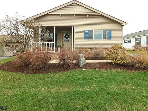 3rd image of 154 Marshall Blvd