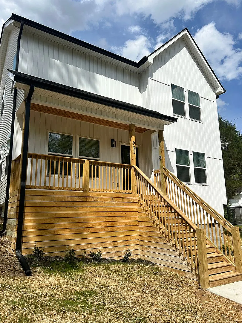 1/2 Off 1st Full Months Rent! Brand New Charming 3 Beds, 2.5 Baths In Hixson! — Photo 2