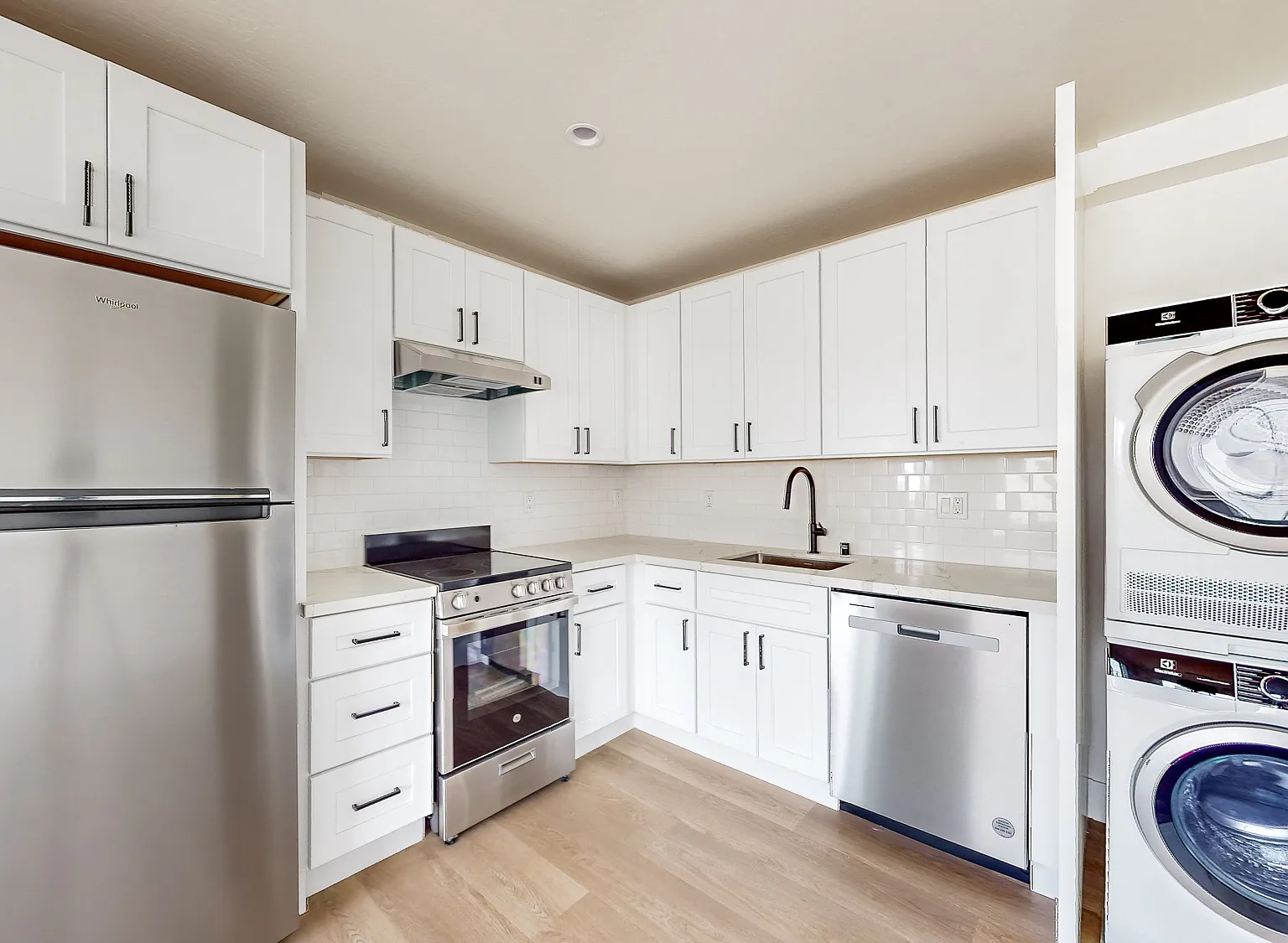 Remodeled 2 BR x 1 BA with Laundry in unit and available parking! — Photo 1