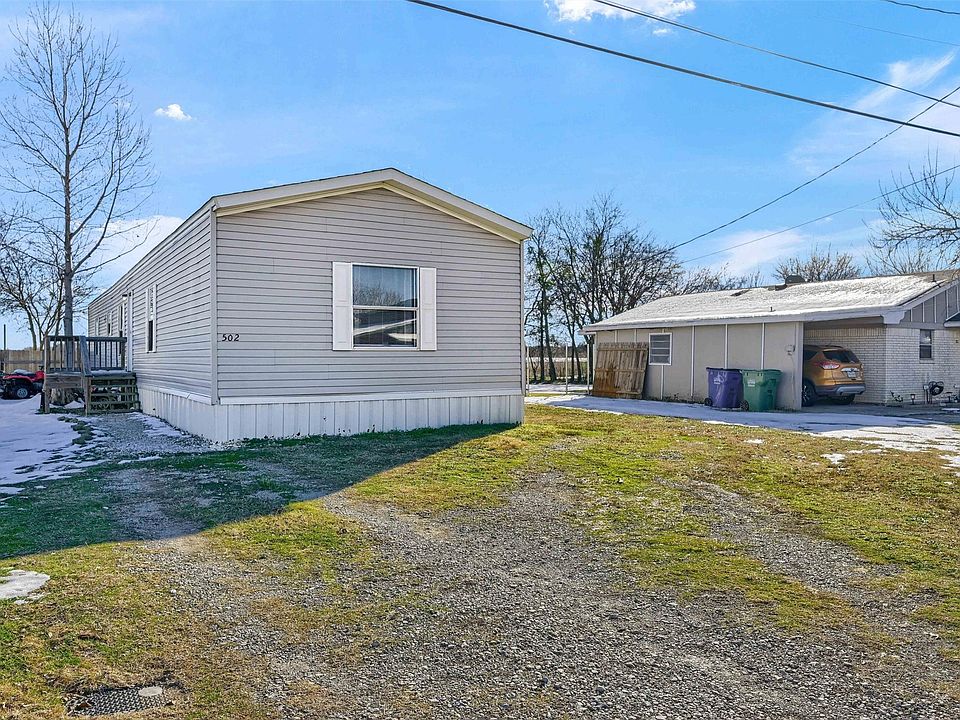 1st image of 502 Depot St