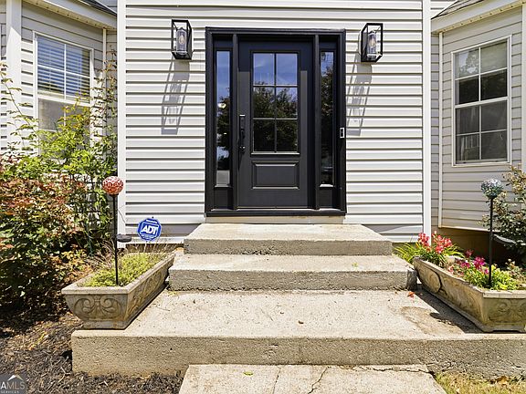 5th image of 2812 Crestworth Ln