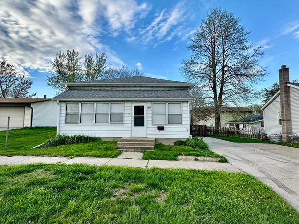 611 Mansion St, Mauston, WI 53948