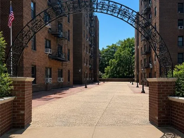 83-75 Woodhaven Blvd #2H, Woodhaven, NY 11421