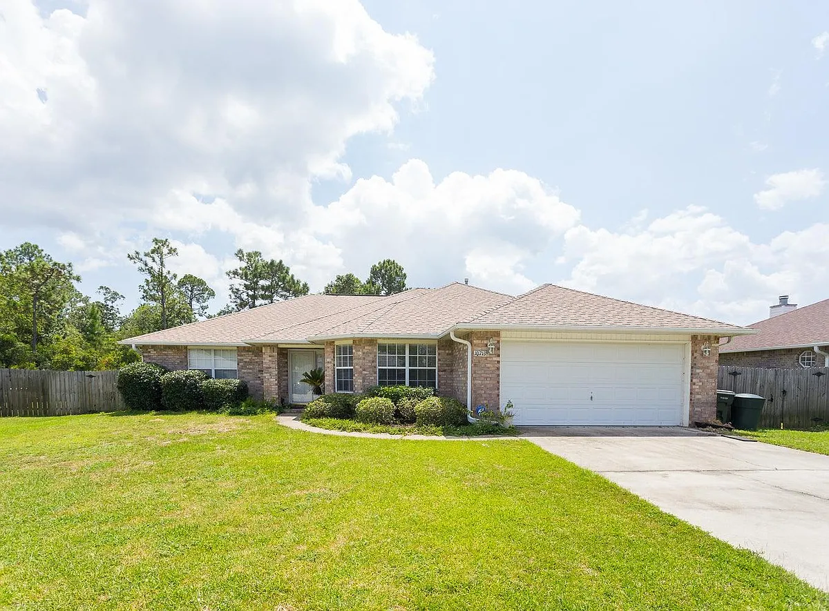 Front of House - 10713 Crosscut Dr