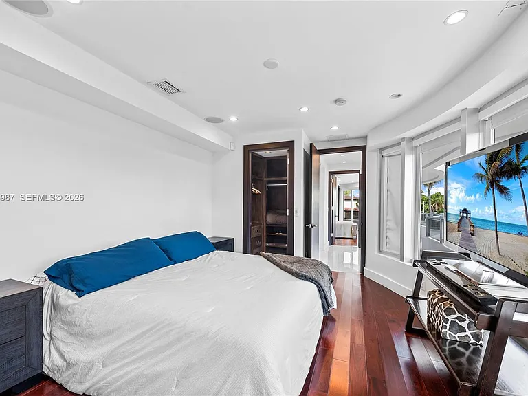 3344 NE 167th St — Photo 84