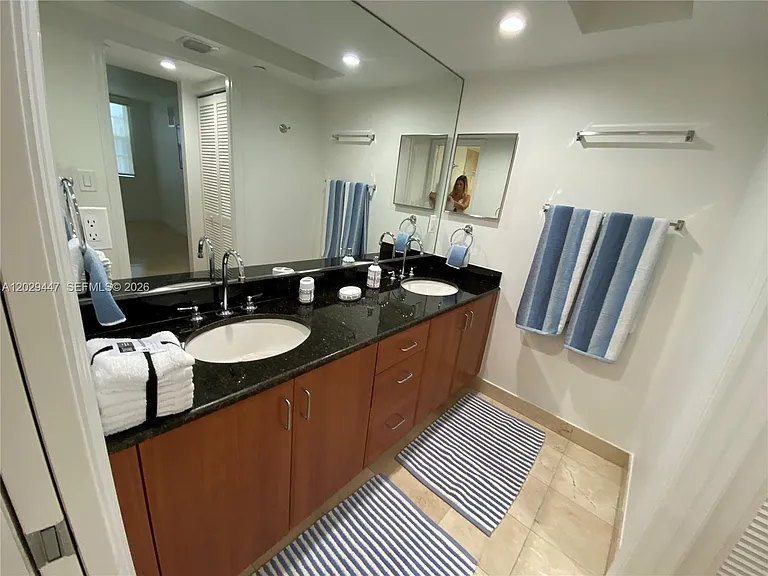 6917 Collins Ave #1422 — Photo 8