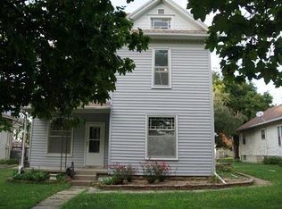 608 Kickapoo St, Hiawatha, KS 66434