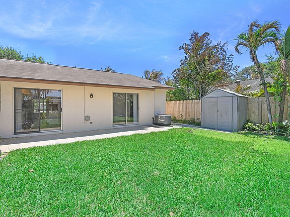 2nd image of 9040 SE Hobe Ridge Avenue