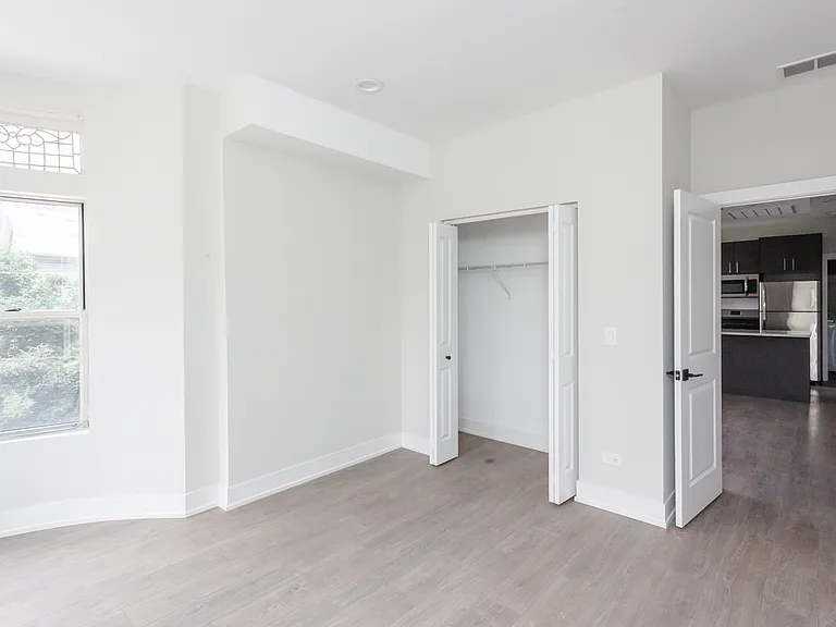 818 W 18th St #O4F — Photo 11