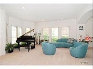1580 Country Ln, Deerfield, IL 60015