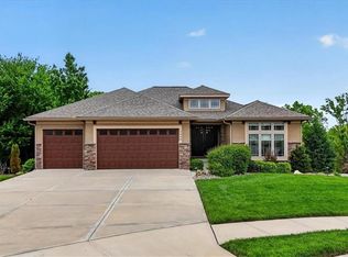 1928 NE Parks Summit Blvd, Lees Summit, MO 64064