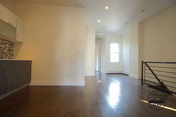 Rented by Lofts and Flats LLC | media 25