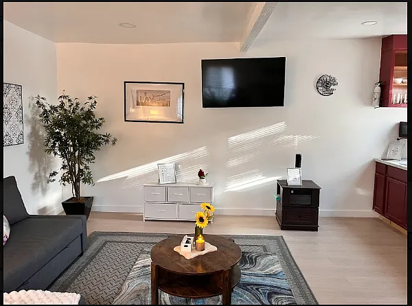 2217 W 74th St — Photo 17
