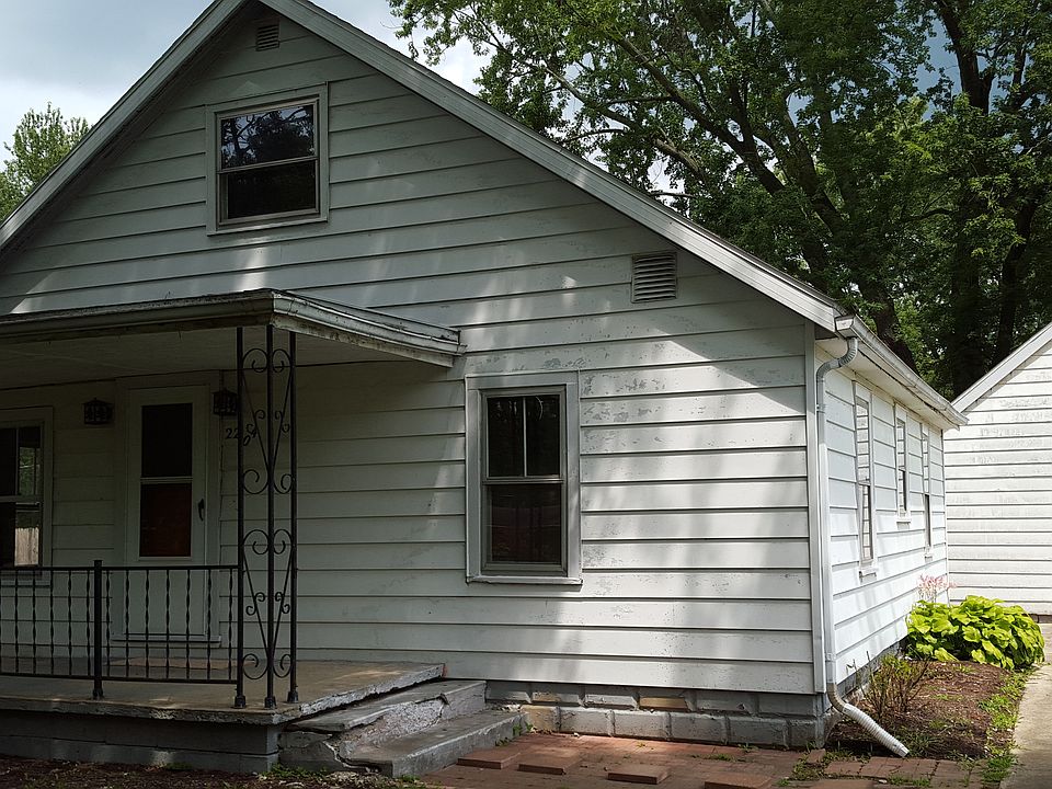 1st image of 2204 E Yale Ave