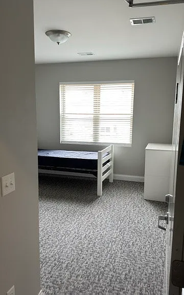 1601 W Kilbourn Ave #1-20 — Photo 7