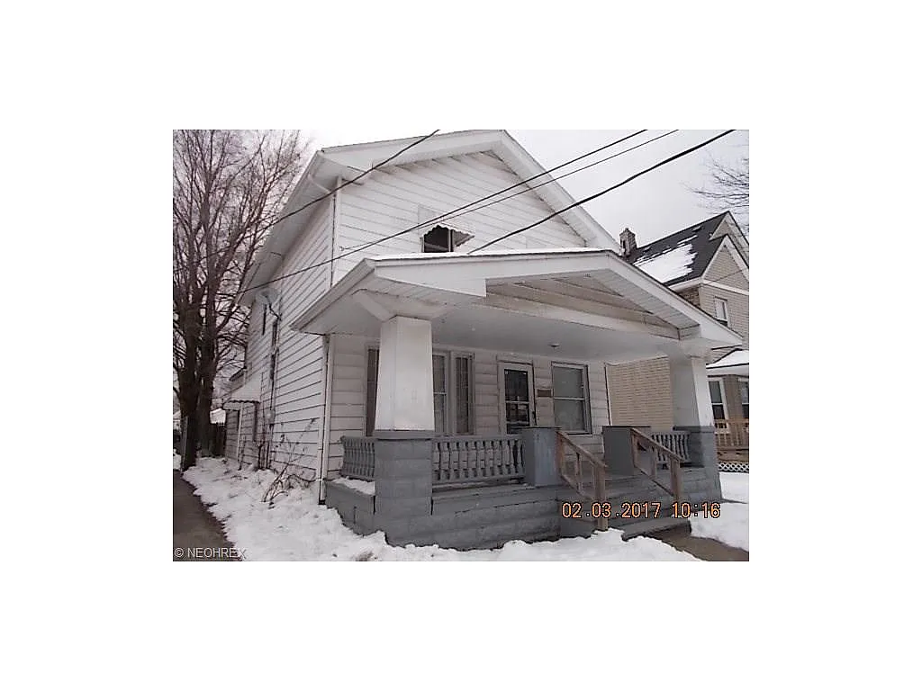 7612 Brinsmade Ave photo 1
