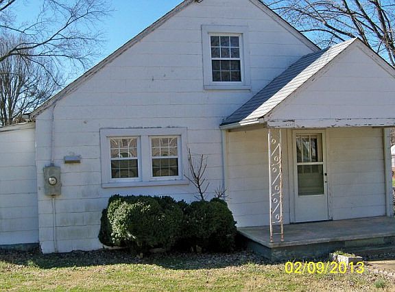2nd image of 403 Virginia Ave