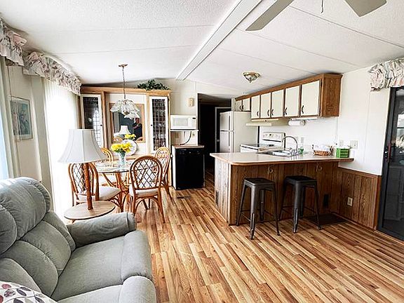 5th image of 25721 Lilac Ct #L-002