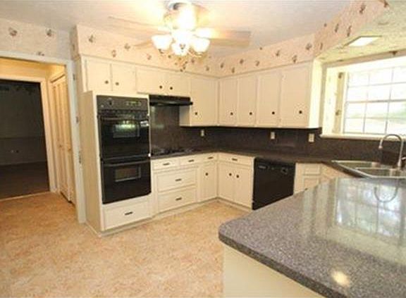 4th image of 3934 Amy Ave