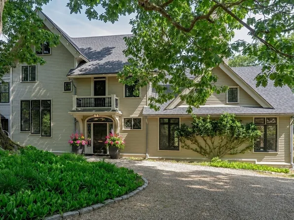 802 Hale St, Beverly, MA 01915