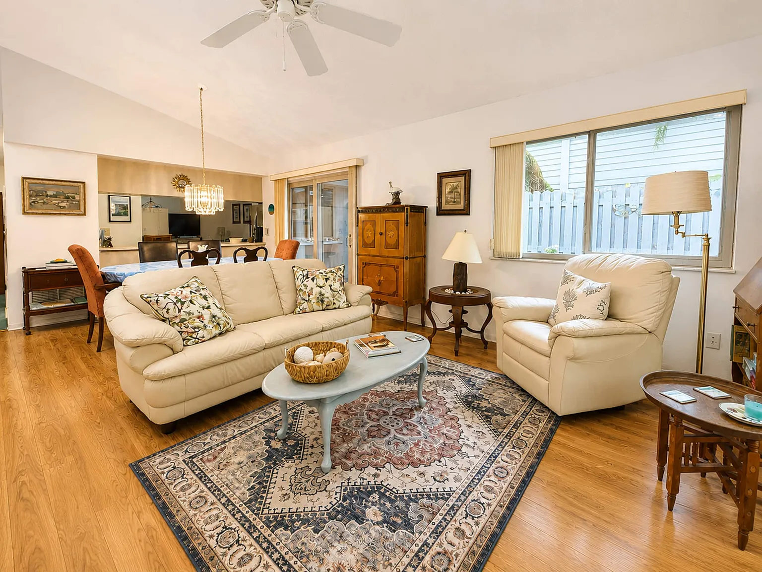 3 bed, $2,900 — Photo 2