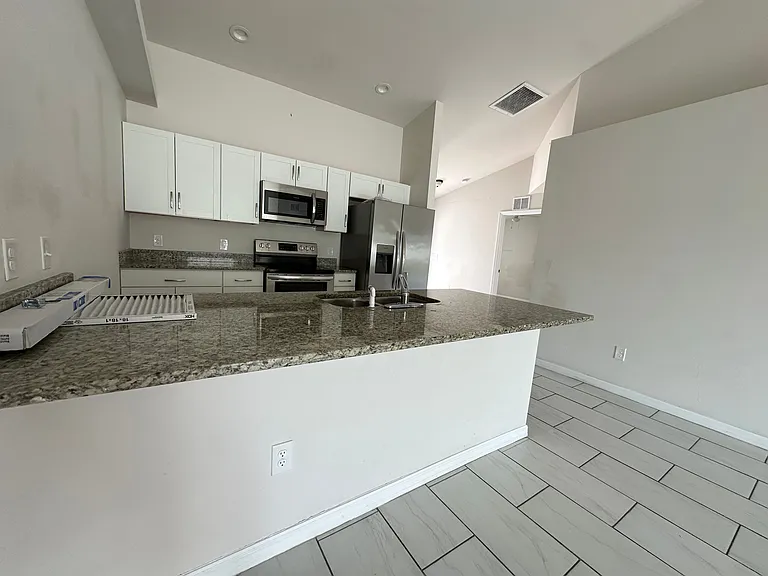 4402 Skyline Blvd #4402 — Photo 1