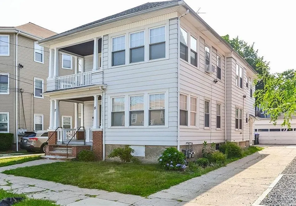 15 Pembroke Ave #1