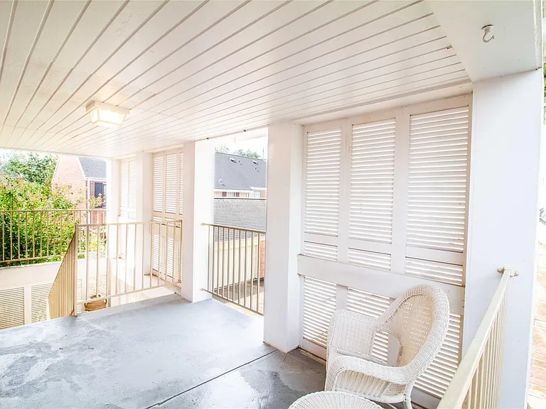 1042 Augusta Dr #1042 — Photo 2