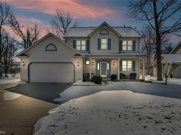 26987 Valeside Ln, Olmsted Township, OH 44138