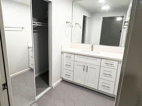 5th image of 1203 Beryl St APT B