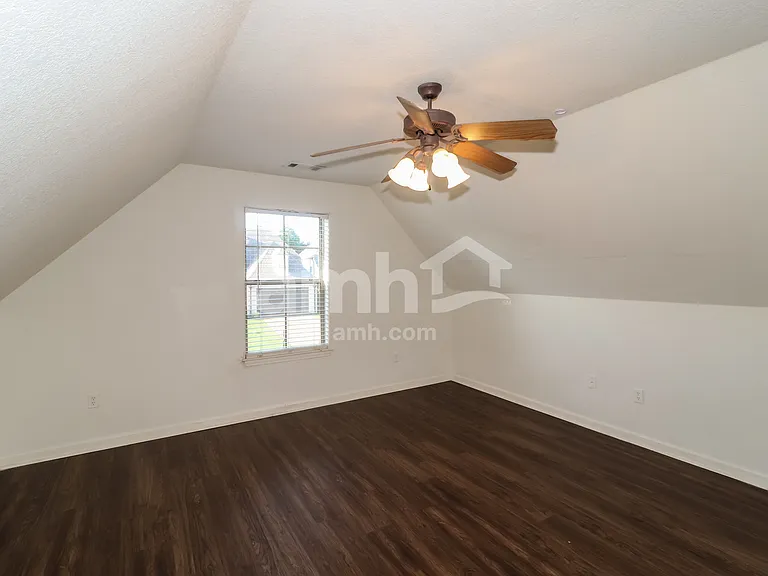 440 Green Willow Cv — Photo 14