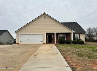 111 Garnet Ln, Griffin, GA 30224
