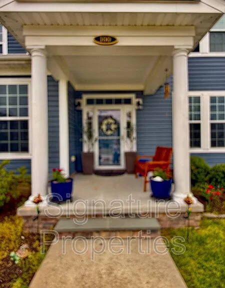 100 Sandalwood Ln — Photo 3