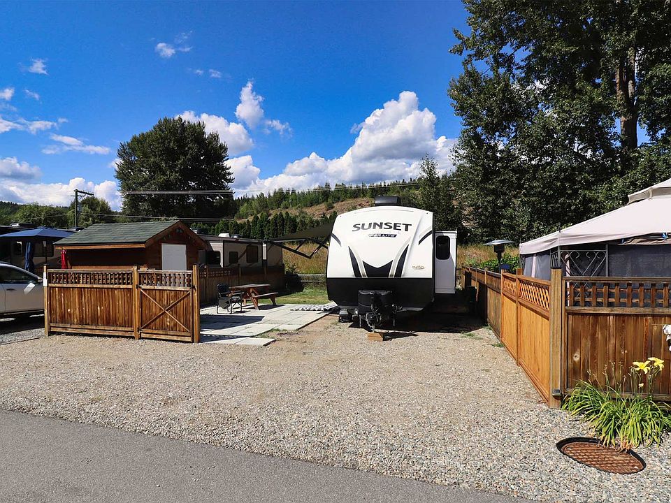 1st image of 26 Cottonwood Dr