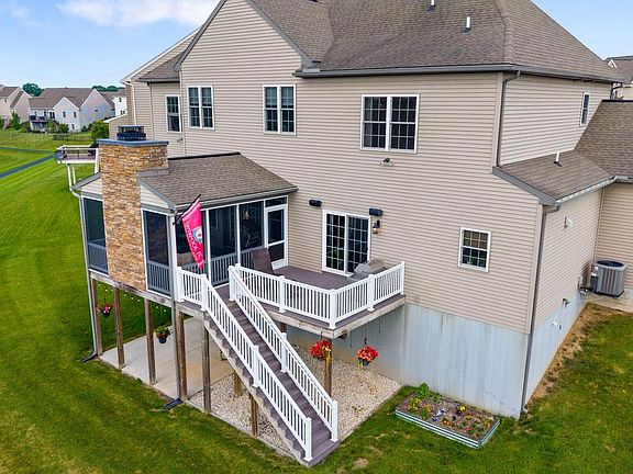 5th image of 140 Woods Edge Dr