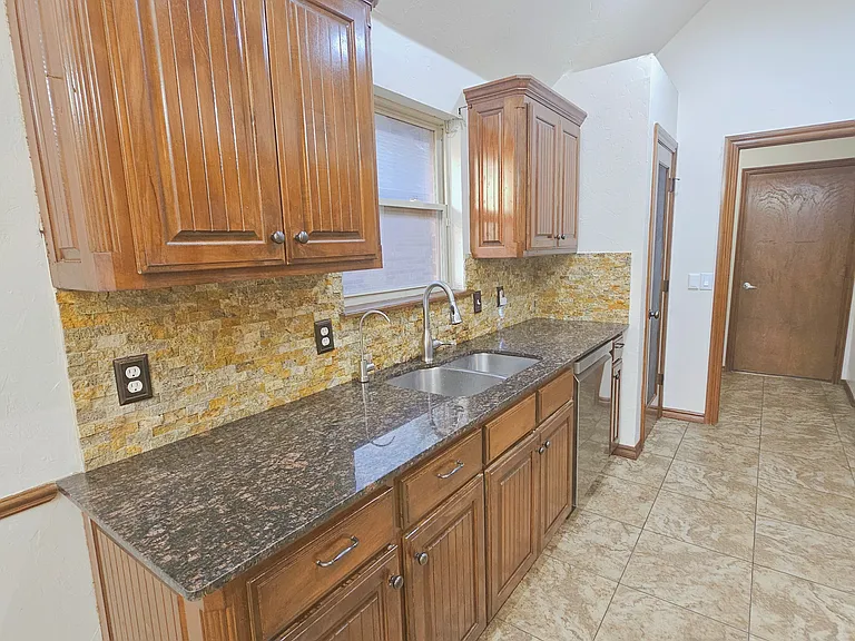 12217 Fox Hill Way — Photo 5