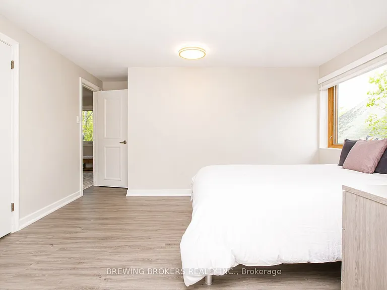 1299 Stavebank Rd — Photo 20