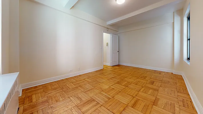 Rented by Bond New York | media 7